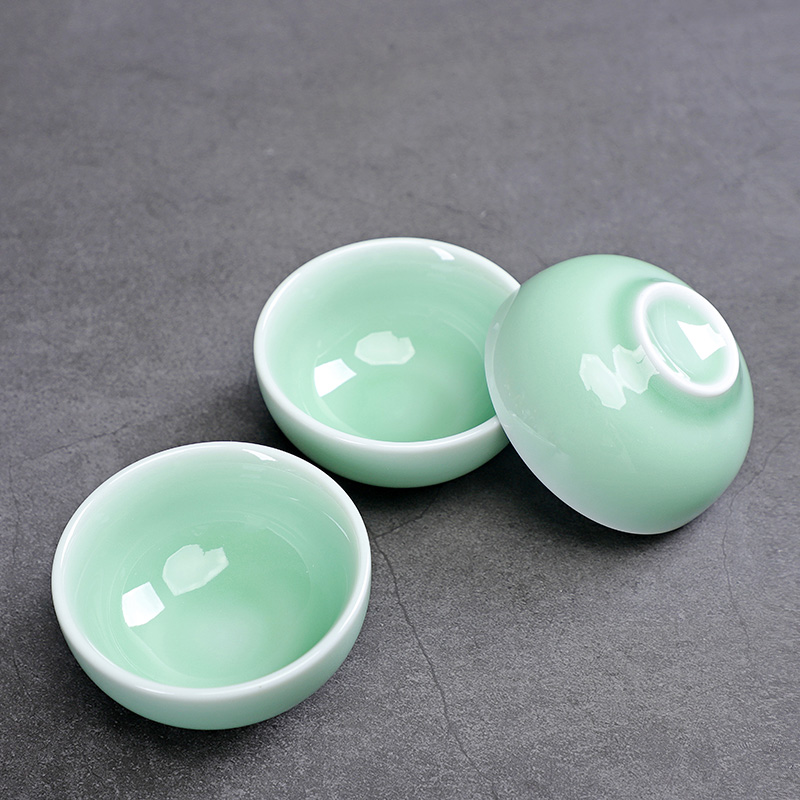 Celadon Fish Cute Teacup, Chin - Celadon Ceramic Cup recension och pris